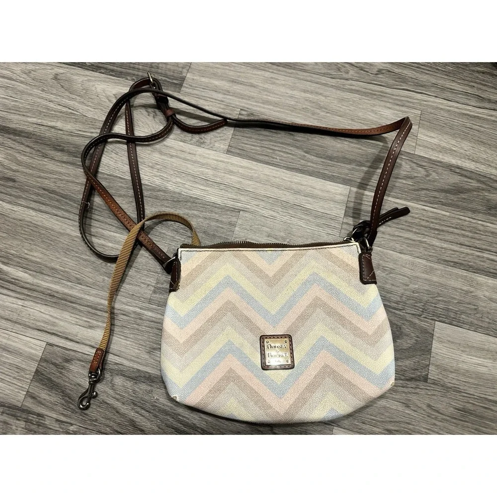 Dooney & Bourke Chevron Suki crossbody bag